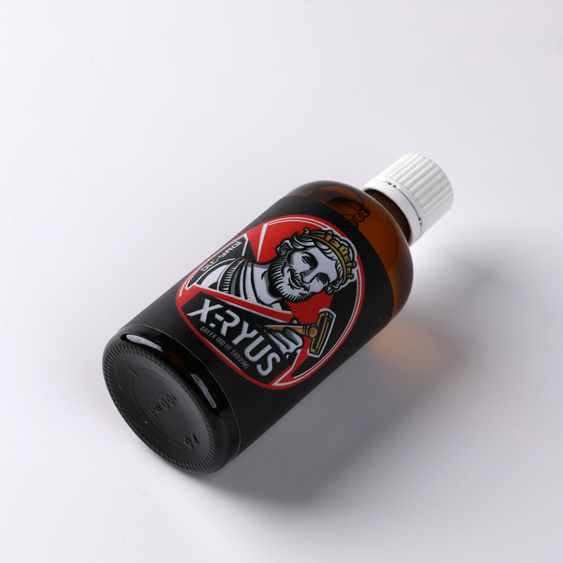ياكي زيريوس إله يوناني للحلاقة - مراجعة Aftershave وسعره